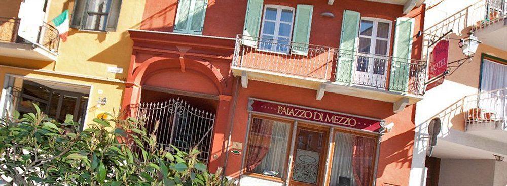 Hotel Palazzo Di Mezzo Carrù Exteriér fotografie