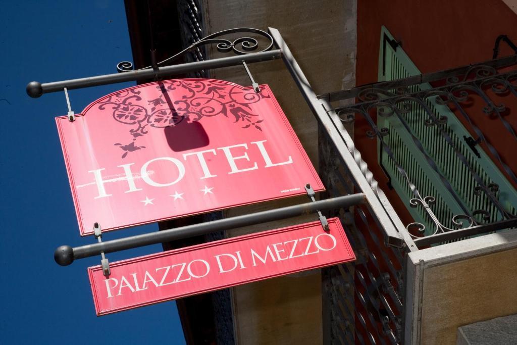 Hotel Palazzo Di Mezzo Carrù Exteriér fotografie
